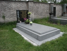 Hřbitovní architektura - 11